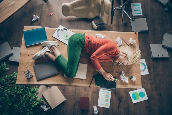 Blog article explains how companies can use entropy to foster creative innovation through co-creation. Comparison of classic innovation processes with collaborative methods and practical tips for managers.