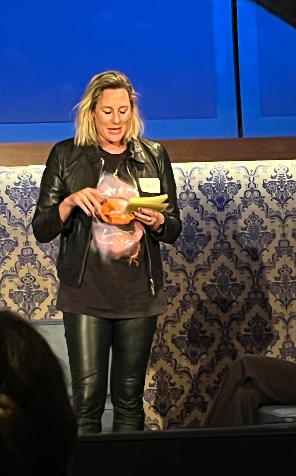 Julie Sternberg bei einer Fuck-up Night